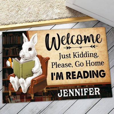 Personalized booklover door mat with your name - I am reading - Galaxate